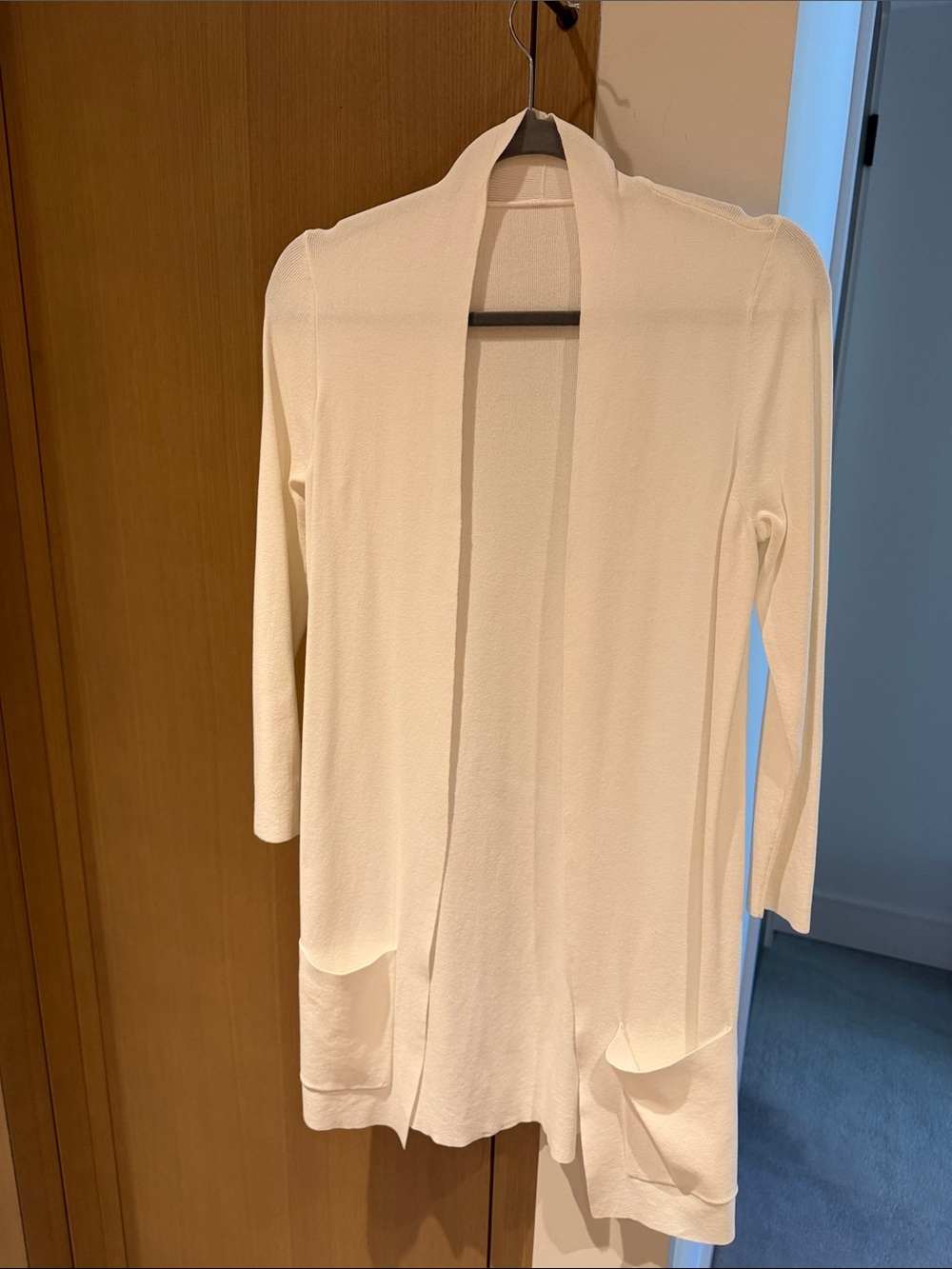Judith & Charles Open Front Lightweight Cardigan in White